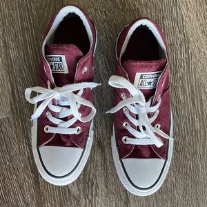 Converse | Burgundy Low Top Sneakers